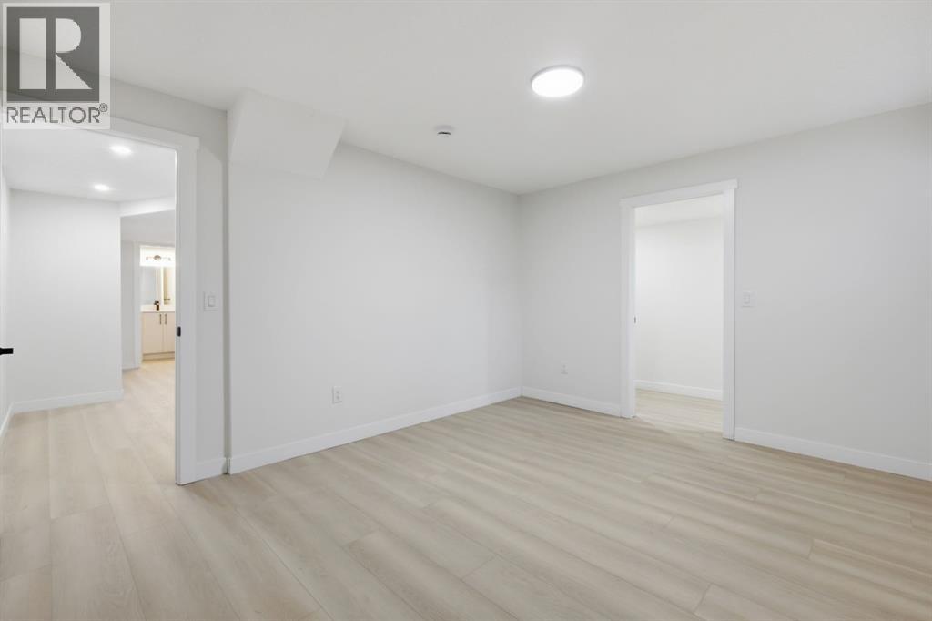 8426 Berkley Road Nw, Calgary, Alberta  T3K 1B4 - Photo 38 - A2293697