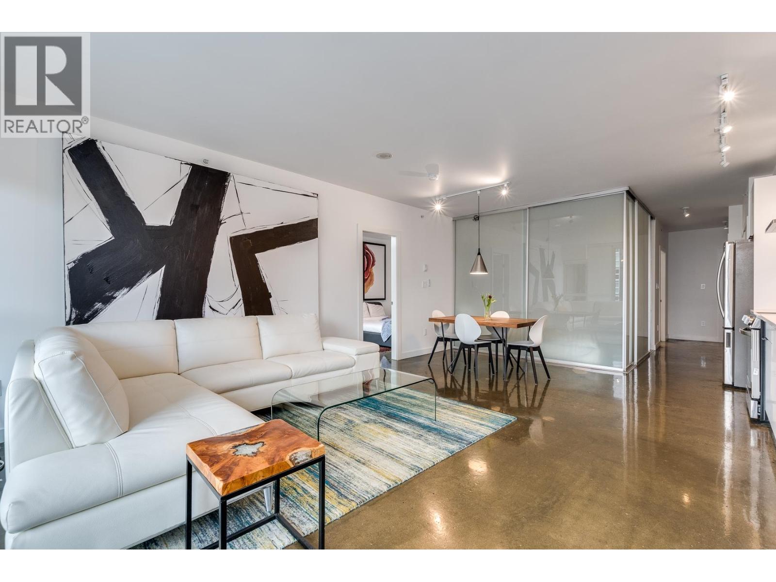 714 221 Union Street, Vancouver, British Columbia  V6A 0B4 - Photo 1 - R3101083