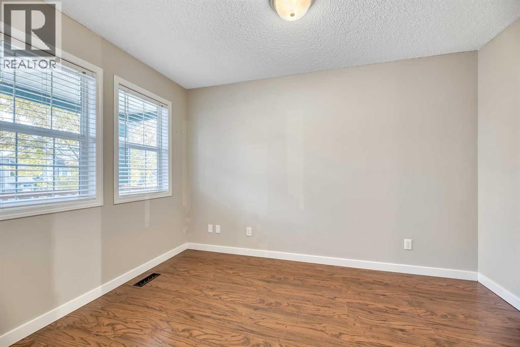 84 Evermeadow Manor Sw, Calgary, Alberta  T2Y 4W8 - Photo 8 - A2300031