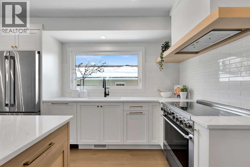 928 Lake Twintree Crescent Se, Calgary, Alberta  T2J 2W3 - Photo 19 - A2292509