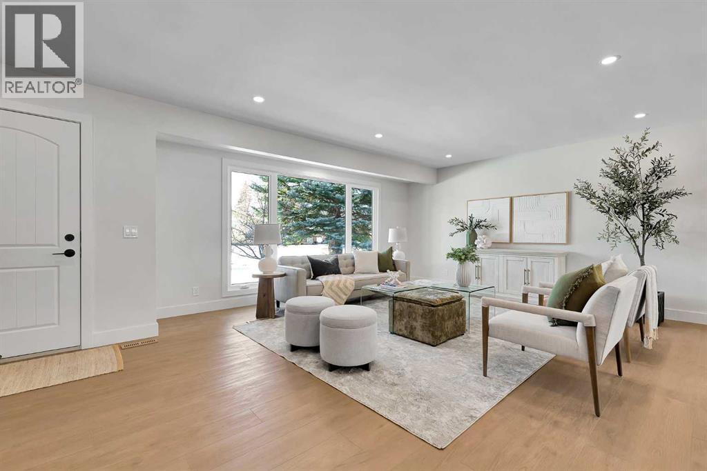 928 Lake Twintree Crescent Se, Calgary, Alberta  T2J 2W3 - Photo 4 - A2292509