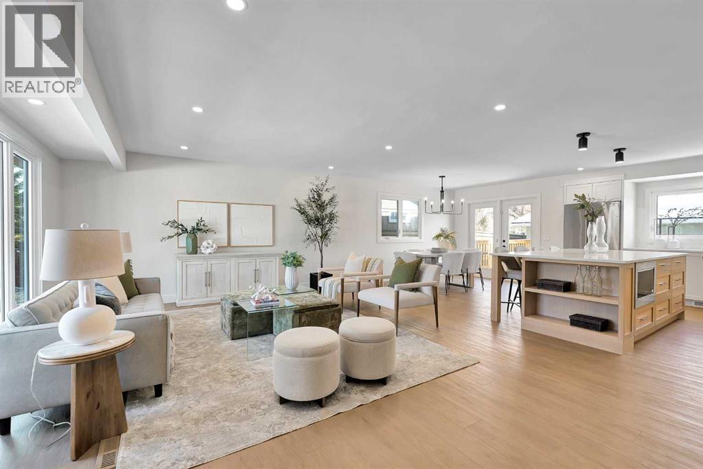 928 Lake Twintree Crescent Se, Calgary, Alberta  T2J 2W3 - Photo 6 - A2292509