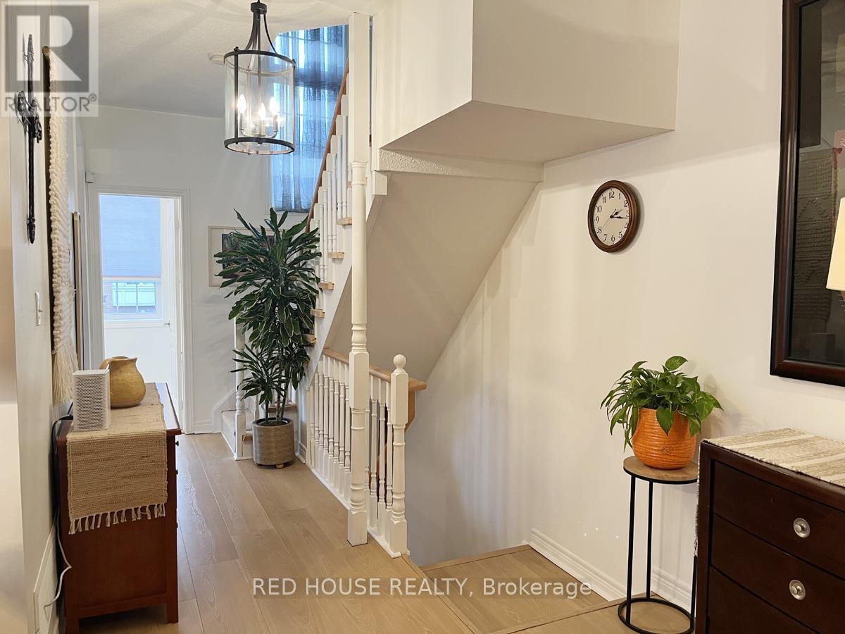 12 Naylor Lane, Ajax, Ontario  L1S 7S7 - Photo 5 - E12985612