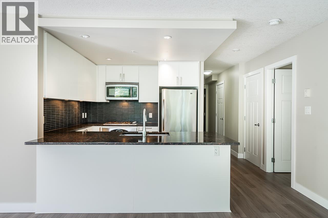 606 2978 Glen Drive, Coquitlam, British Columbia  V3B 0C3 - Photo 11 - R3110304