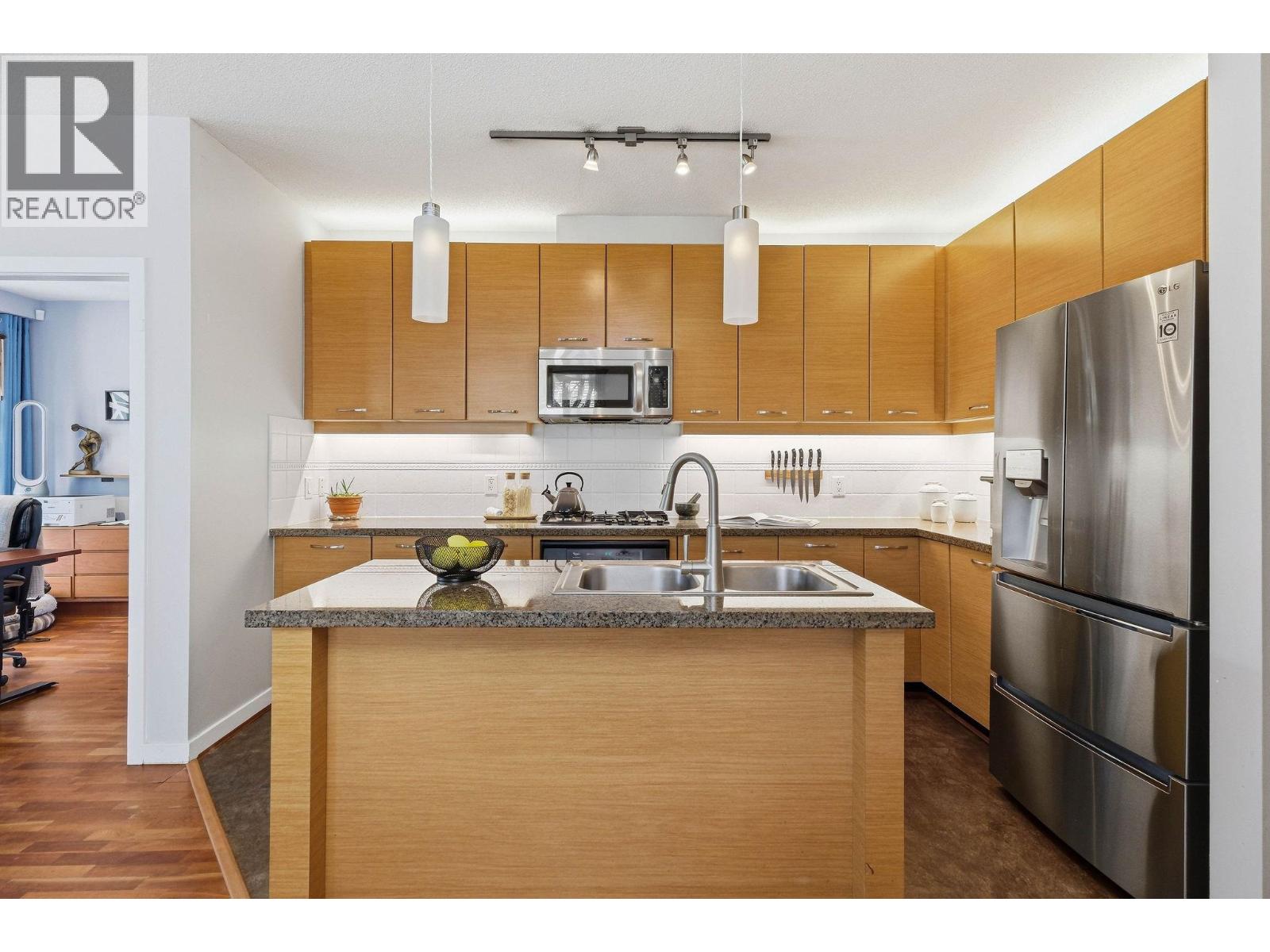 223 530 Raven Woods Drive, North Vancouver, British Columbia  V7G 2T5 - Photo 9 - R3110322