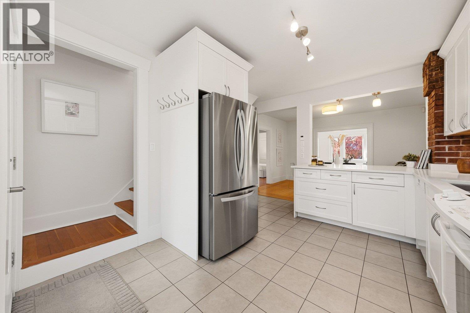 2711 Trinity Street, Vancouver, British Columbia  V5K 1E6 - Photo 9 - R3110313