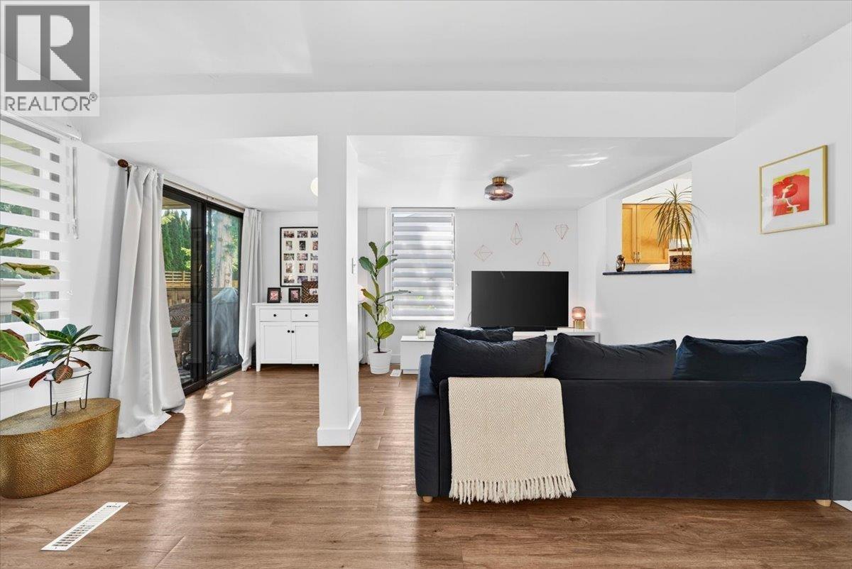 3848 Garden Grove Drive Drive, Burnaby, British Columbia  V5G 4A7 - Photo 11 - R3110321