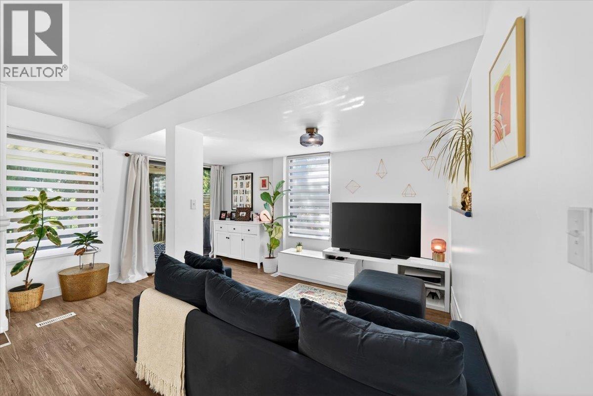 3848 Garden Grove Drive Drive, Burnaby, British Columbia  V5G 4A7 - Photo 12 - R3110321