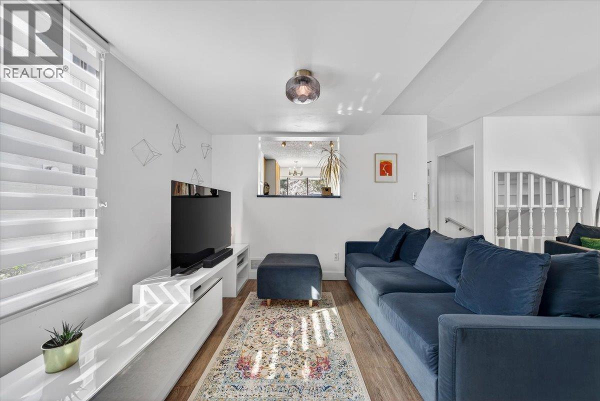 3848 Garden Grove Drive Drive, Burnaby, British Columbia  V5G 4A7 - Photo 13 - R3110321