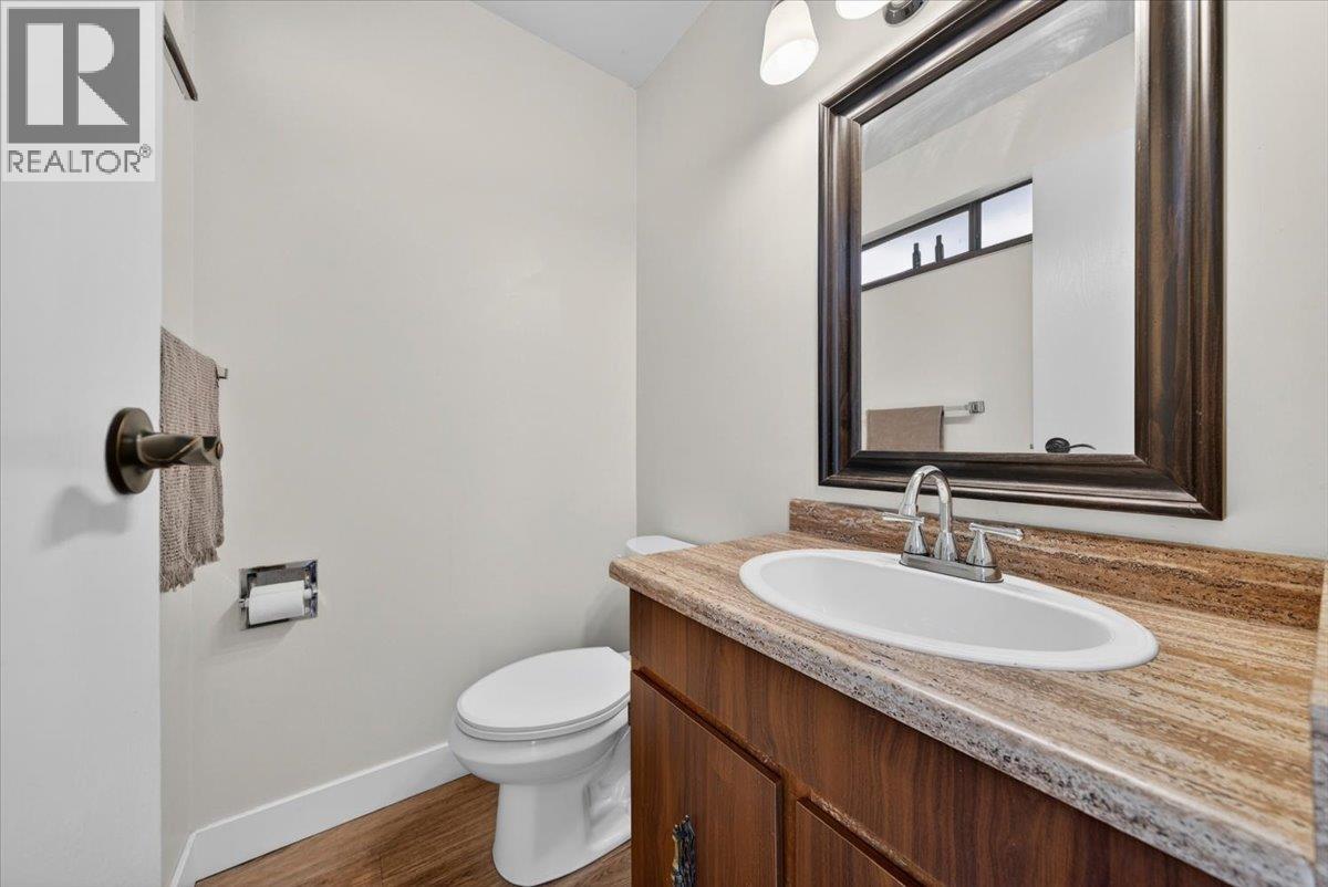 3848 Garden Grove Drive Drive, Burnaby, British Columbia  V5G 4A7 - Photo 9 - R3110321