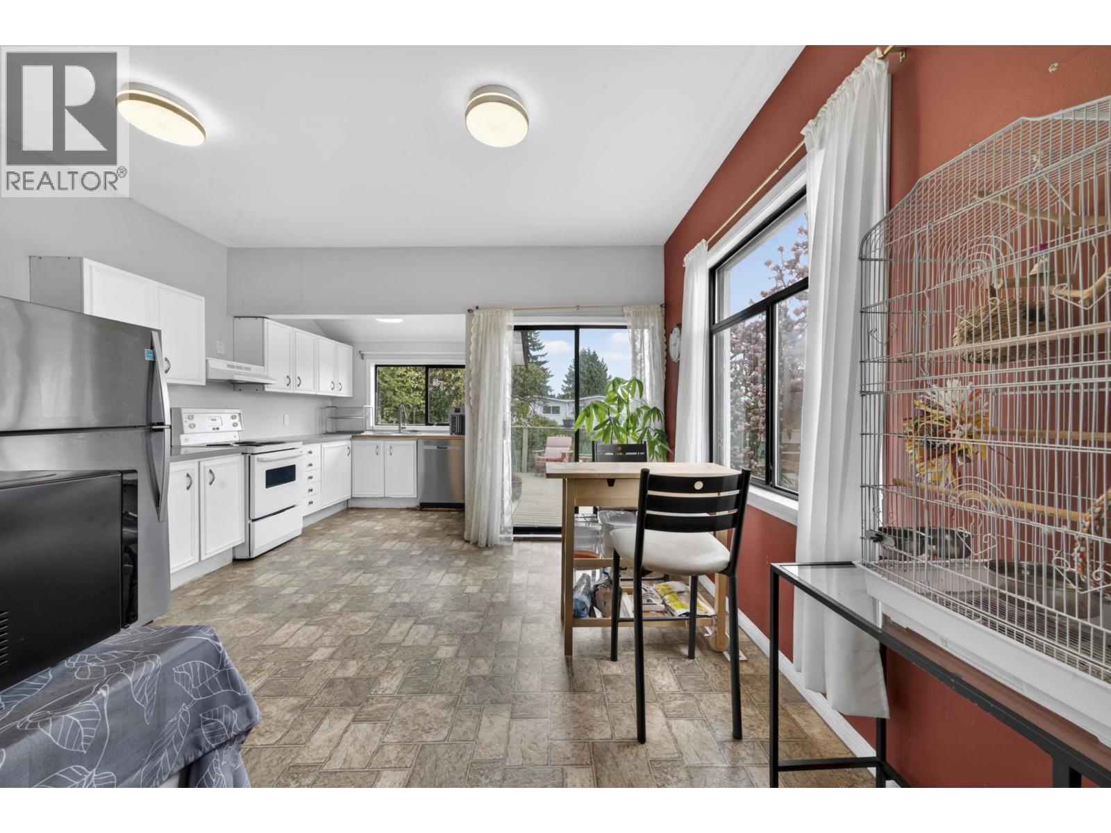 319 Marmont Street, Coquitlam, British Columbia  V3K 4R4 - Photo 10 - R3110323