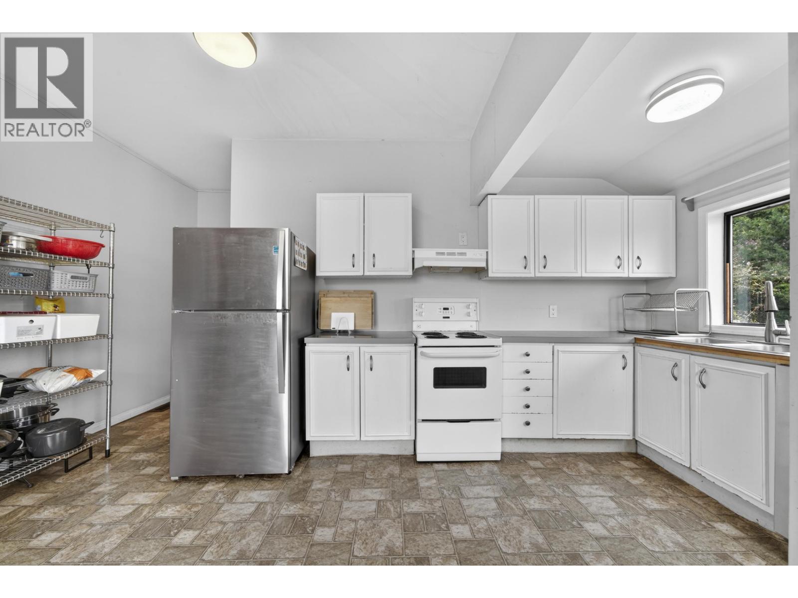 319 Marmont Street, Coquitlam, British Columbia  V3K 4R4 - Photo 14 - R3110323