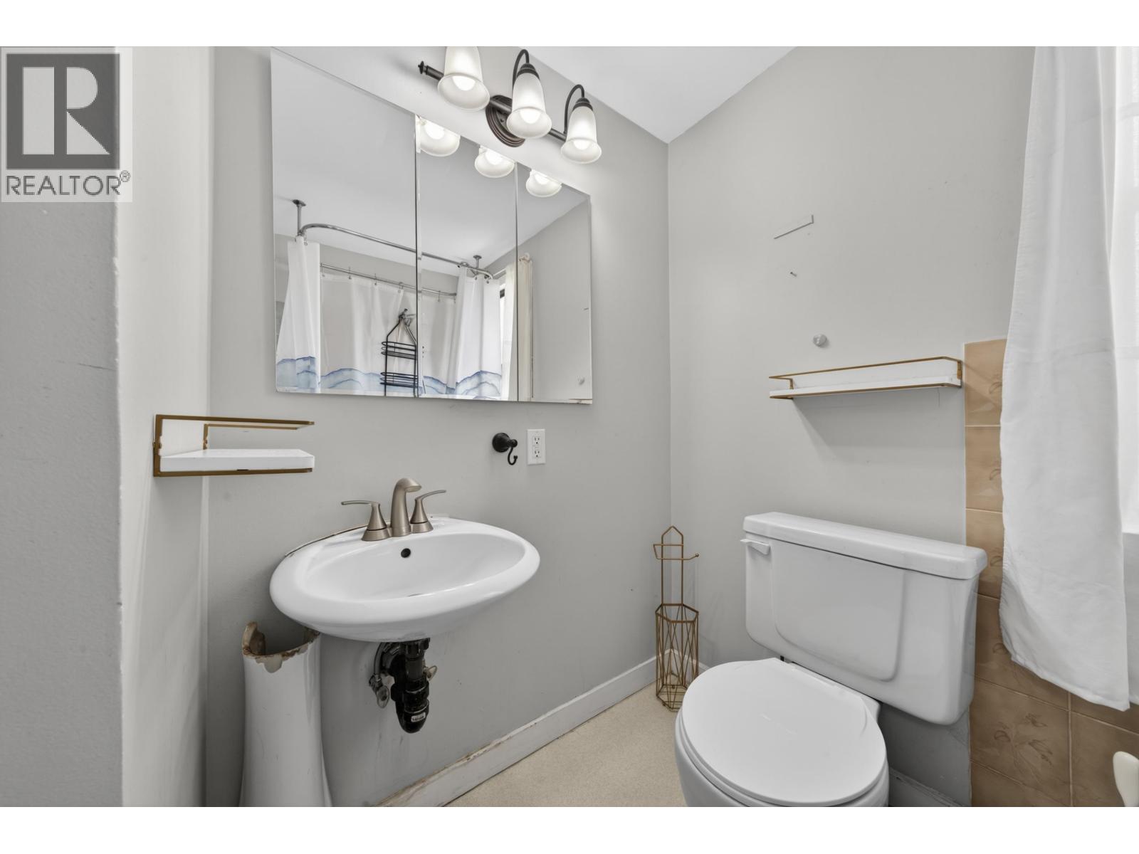 319 Marmont Street, Coquitlam, British Columbia  V3K 4R4 - Photo 27 - R3110323