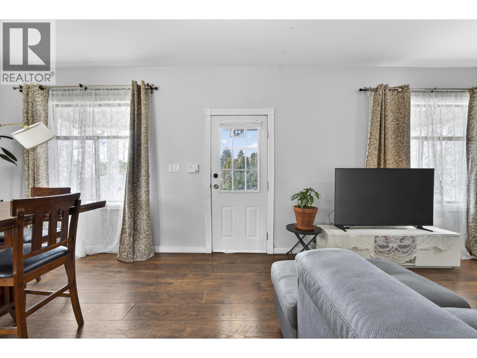 319 Marmont Street, Coquitlam, British Columbia  V3K 4R4 - Photo 5 - R3110323