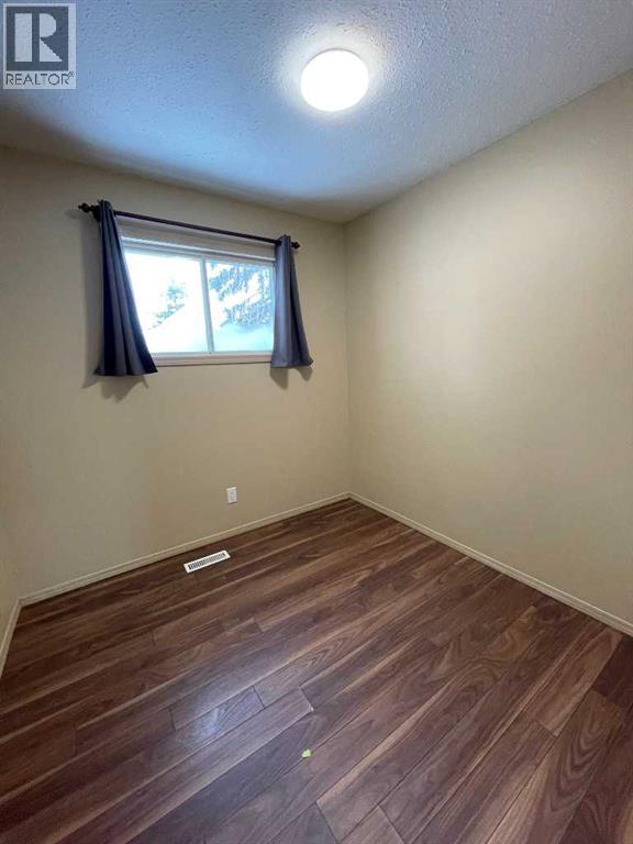 10307 102 Street, High Level, Alberta  T0H 1Z0 - Photo 13 - A2281427