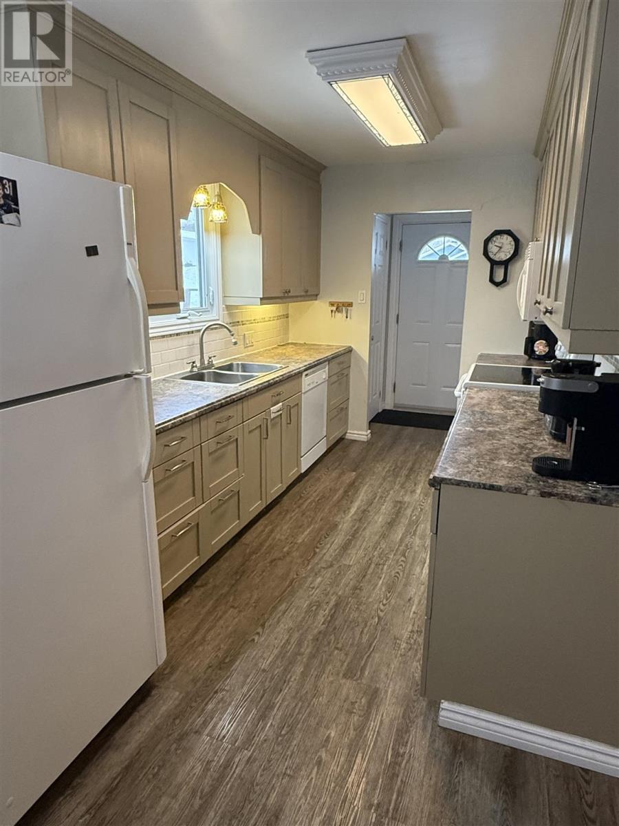 24 Mcquarrie Pl, Elliot Lake, Ontario  P5A 3C1 - Photo 17 - SM260630