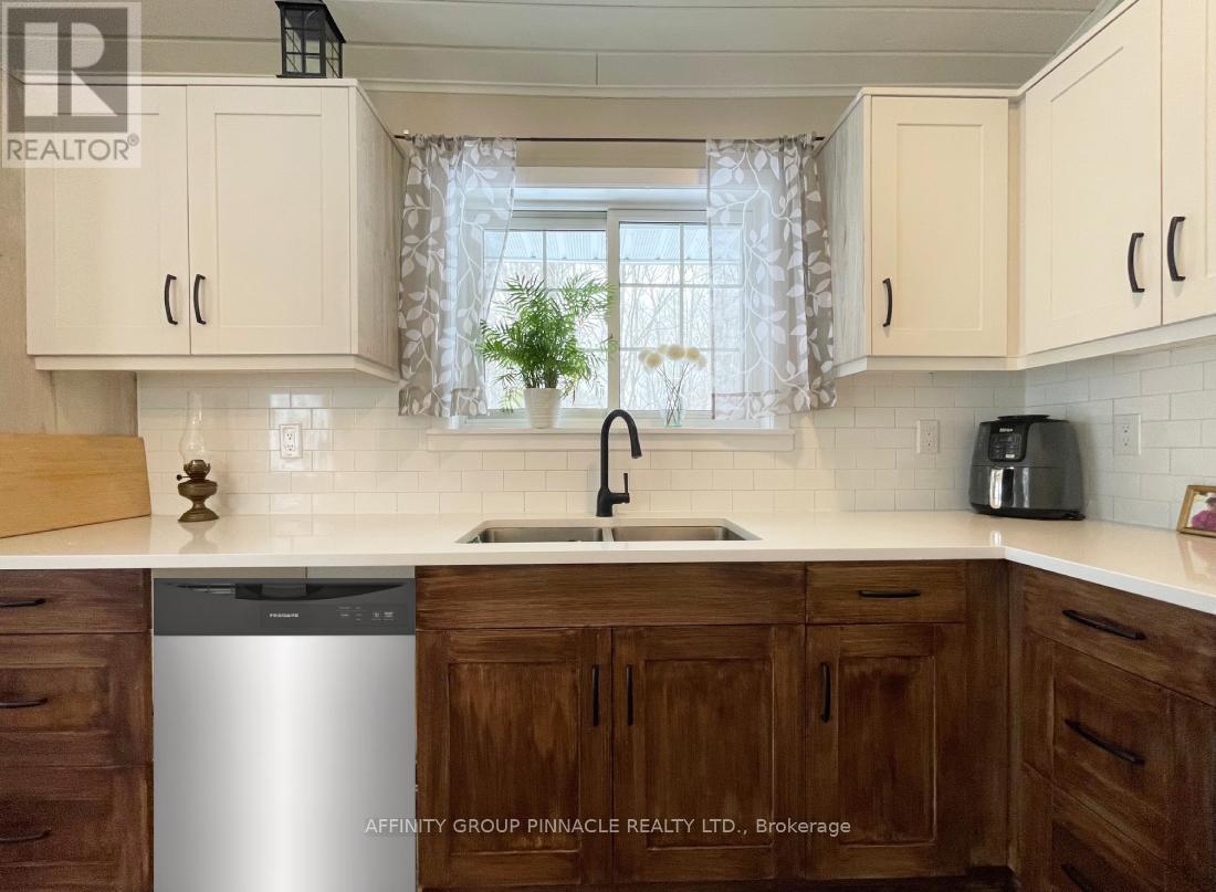 96 Pinewood Road, Mcdougall, Ontario  P2A 2W7 - Photo 10 - X12991604