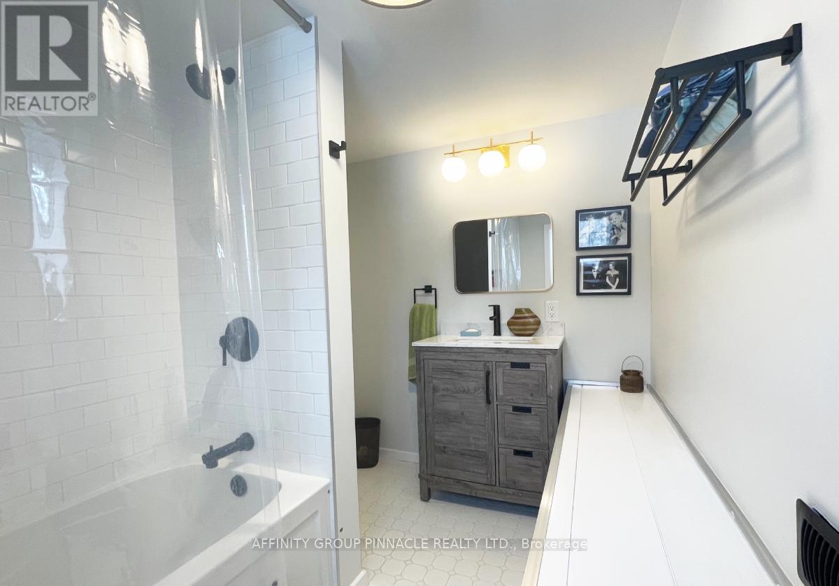 96 Pinewood Road, Mcdougall, Ontario  P2A 2W7 - Photo 21 - X12991604