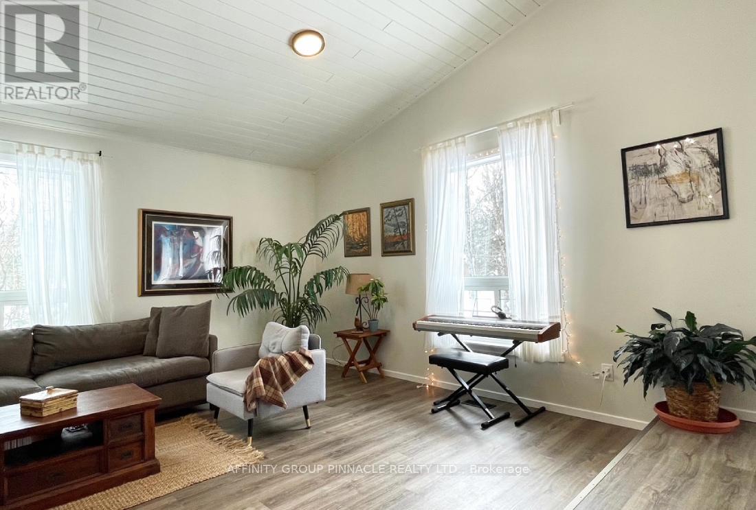 96 Pinewood Road, Mcdougall, Ontario  P2A 2W7 - Photo 6 - X12991604