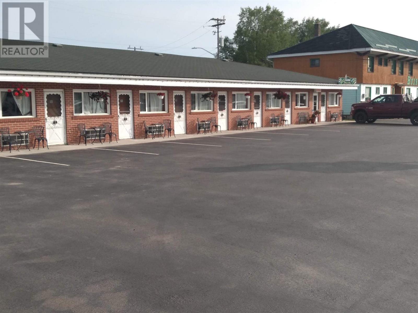 164 Mission Rd, Wawa, Ontario  P0S 1K0 - Photo 4 - SM260681