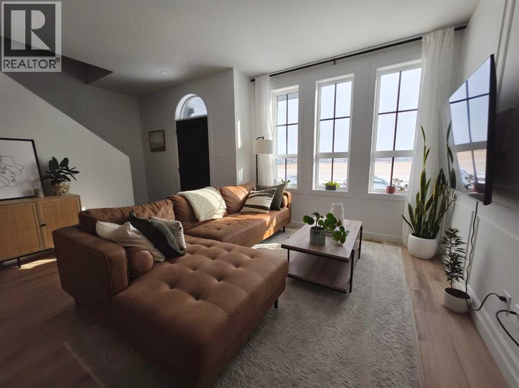 633 Blackwolf Boulevard N, Lethbridge, Alberta  T1H 7H7 - Photo 4 - A2301099