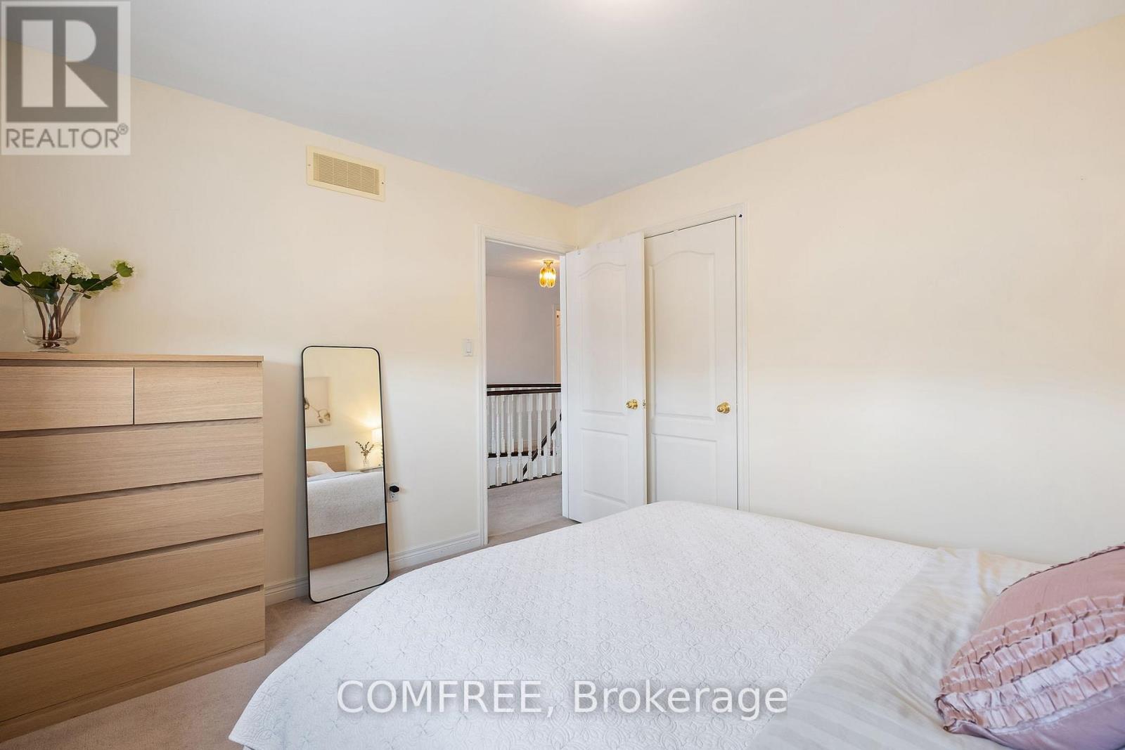 31 Metcalfe Drive, Bradford West Gwillimbury, Ontario  L3Z 3C8 - Photo 19 - N12991526