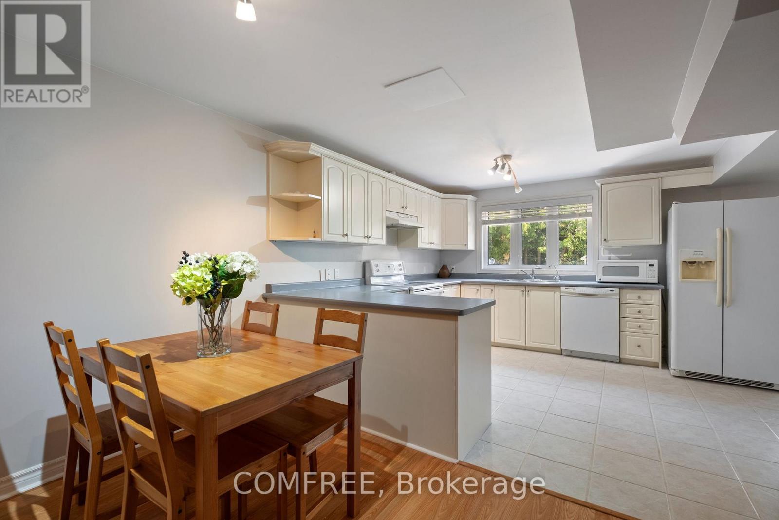 31 Metcalfe Drive, Bradford West Gwillimbury, Ontario  L3Z 3C8 - Photo 29 - N12991526