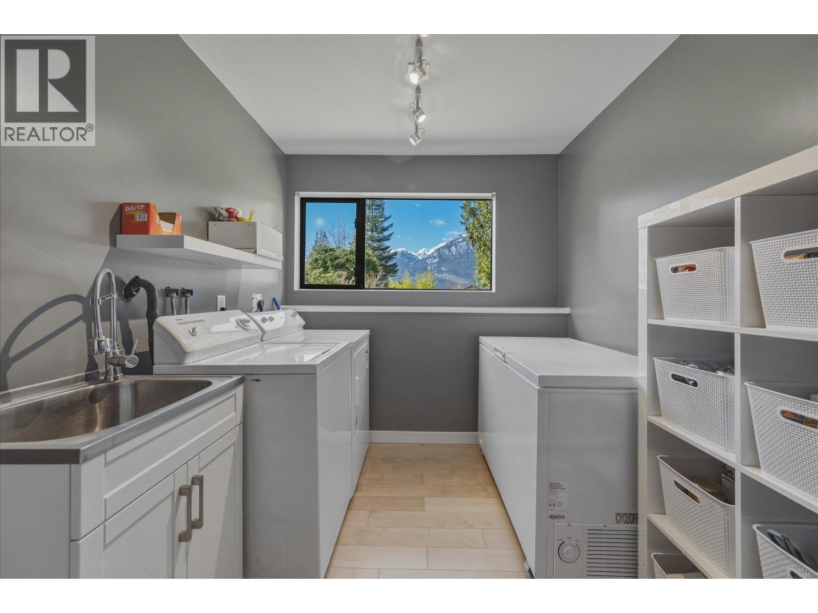 40463 Braemar Drive, Squamish, British Columbia  V8B 0P3 - Photo 33 - R3110200