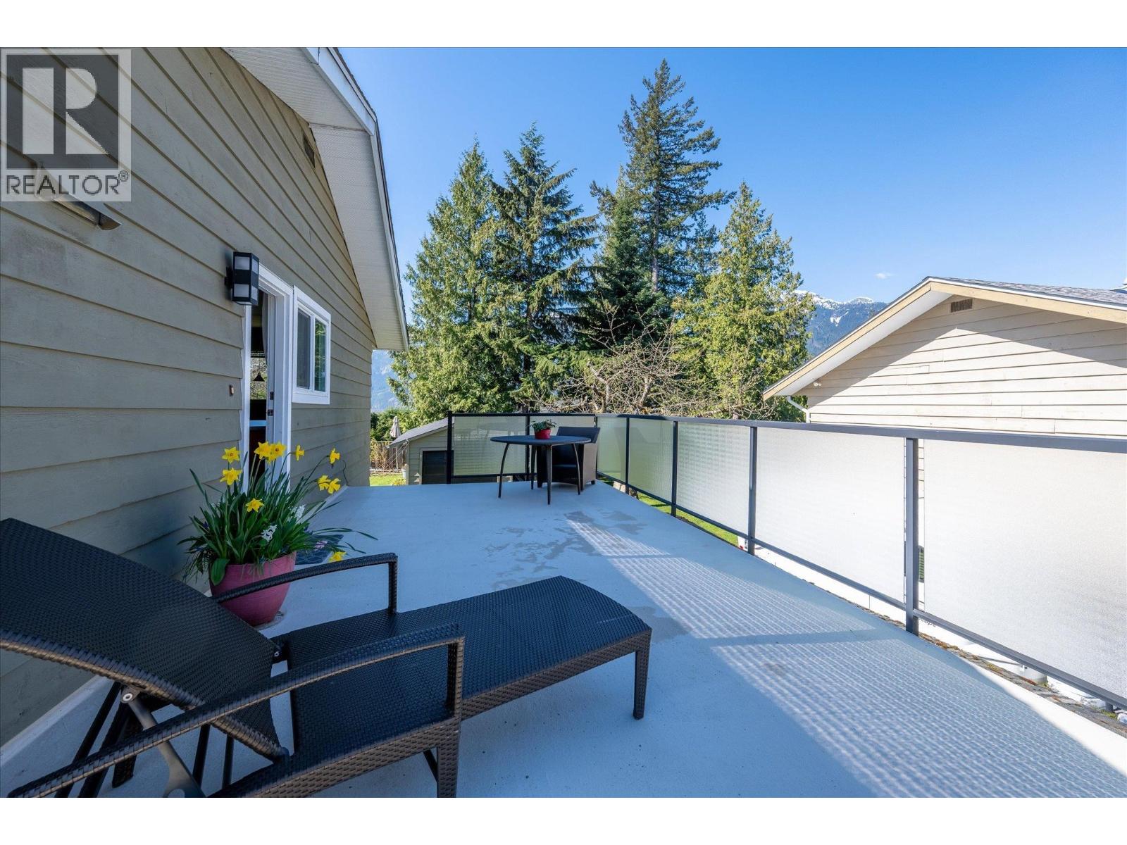 40463 Braemar Drive, Squamish, British Columbia  V8B 0P3 - Photo 16 - R3110200