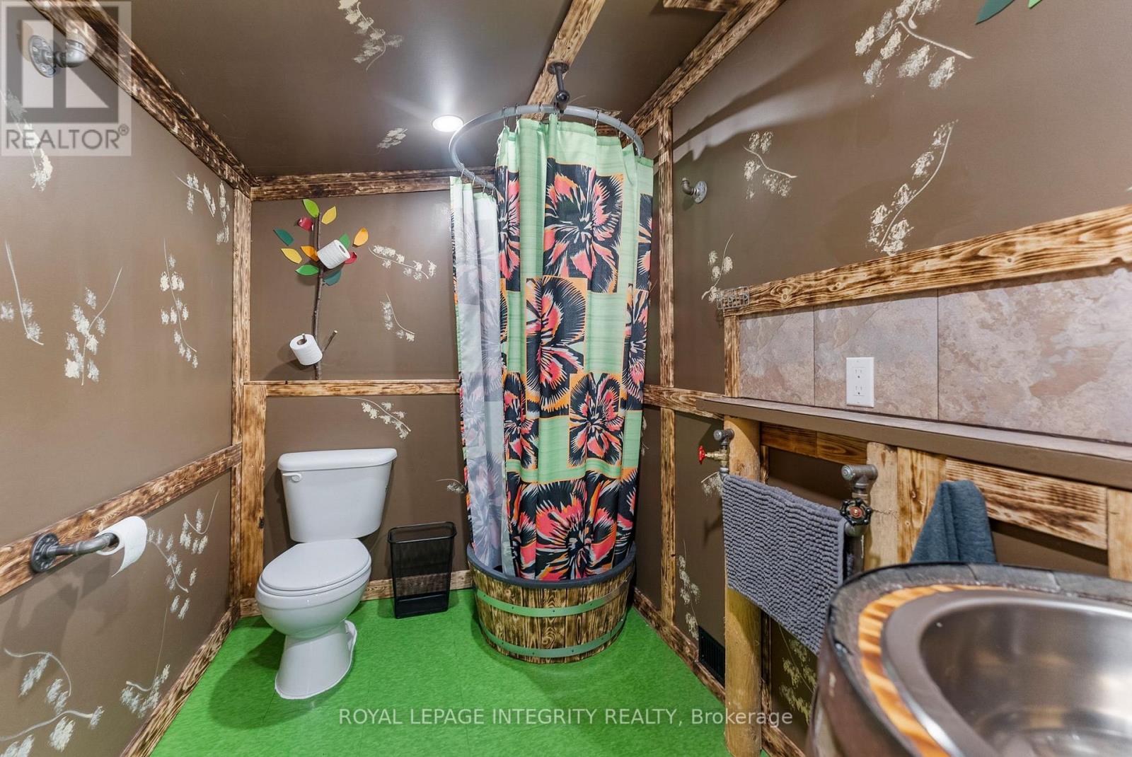 651 Lorne Street W, Laurentian Valley, Ontario K8A 6T7 - Photo 21 - X12991620