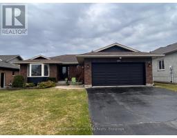 550 MAPLE AVENUE N, North Perth, Ontario