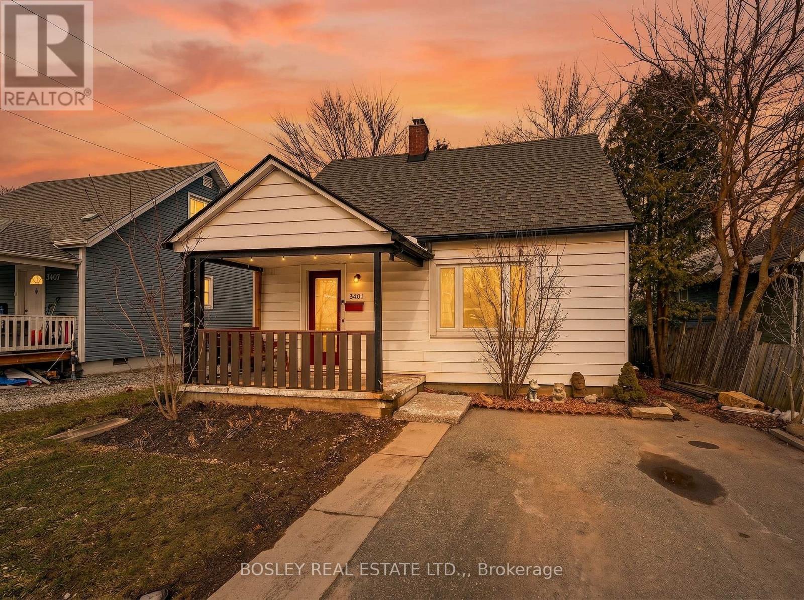 5401 Menzie Street, Niagara Falls, Ontario  L2E 2V7 - Photo 1 - X12991586