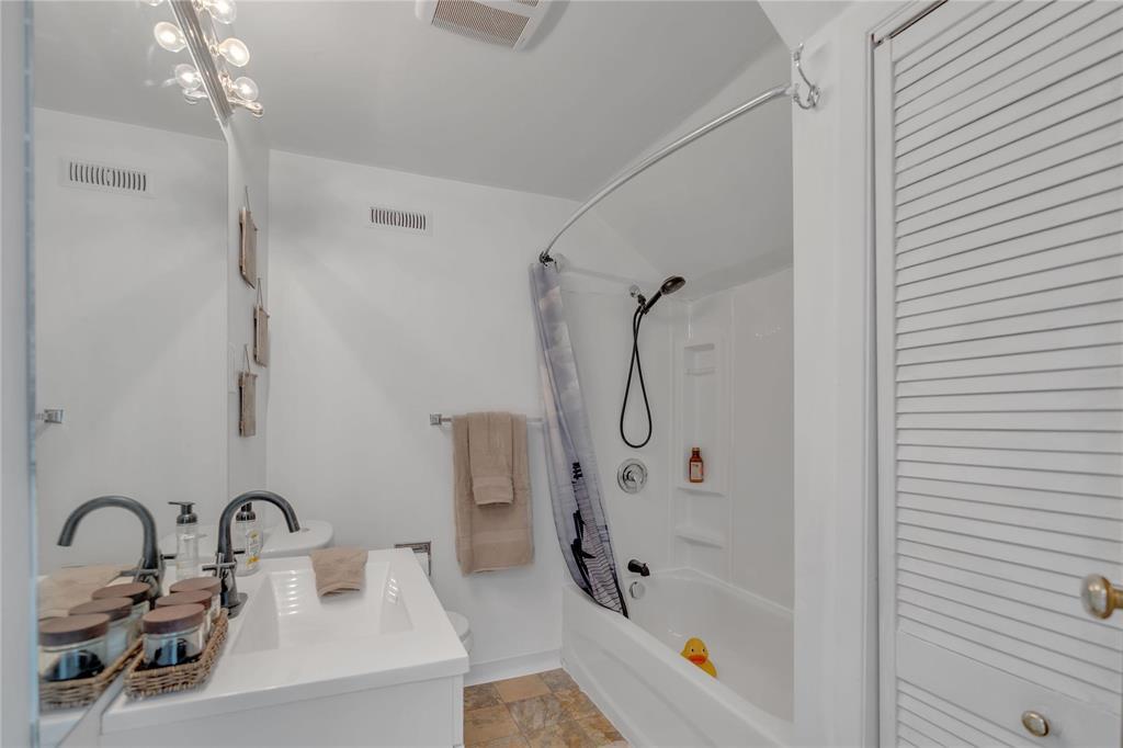 523 Bannerman Avenue, Winnipeg, Manitoba  R2W 0V7 - Photo 14 - 202606983