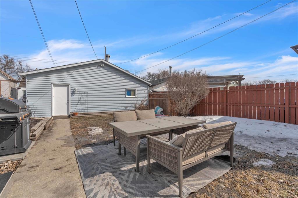 523 Bannerman Avenue, Winnipeg, Manitoba  R2W 0V7 - Photo 22 - 202606983