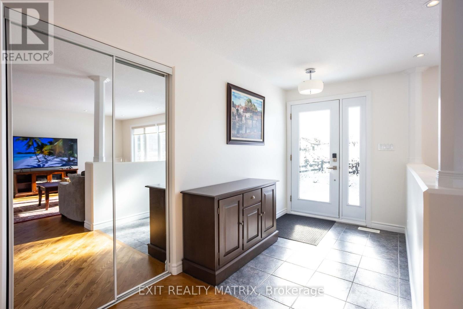 2127 Kingsley Street, Clarence-Rockland, Ontario  K0A 1E0 - Photo 3 - X12838978