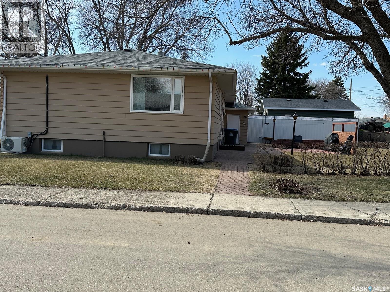 400 Gallaway Street, Estevan, Saskatchewan  S4A 0A9 - Photo 34 - SK031694