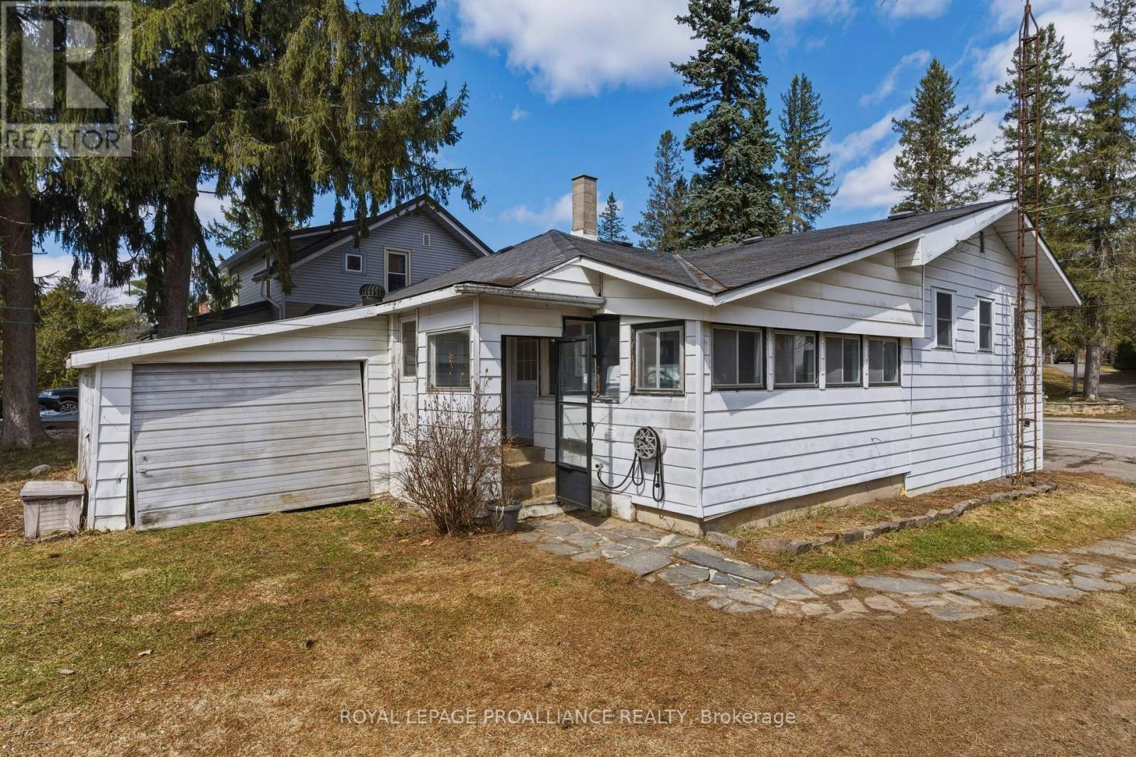 18 Quabbin Road, Front Of Yonge, Ontario  K0E 1R0 - Photo 21 - X12923414