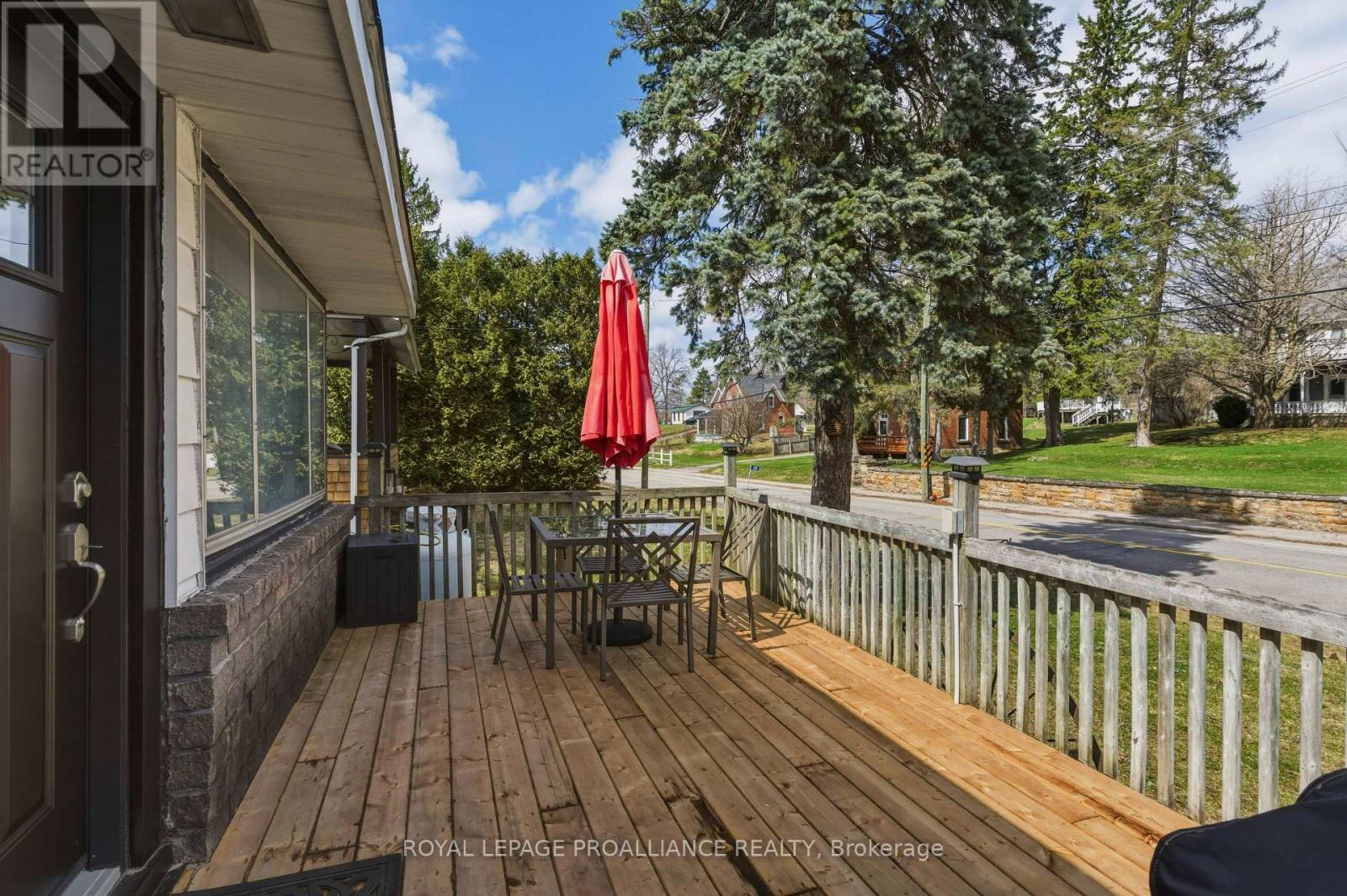 18 Quabbin Road, Front Of Yonge, Ontario  K0E 1R0 - Photo 3 - X12923414