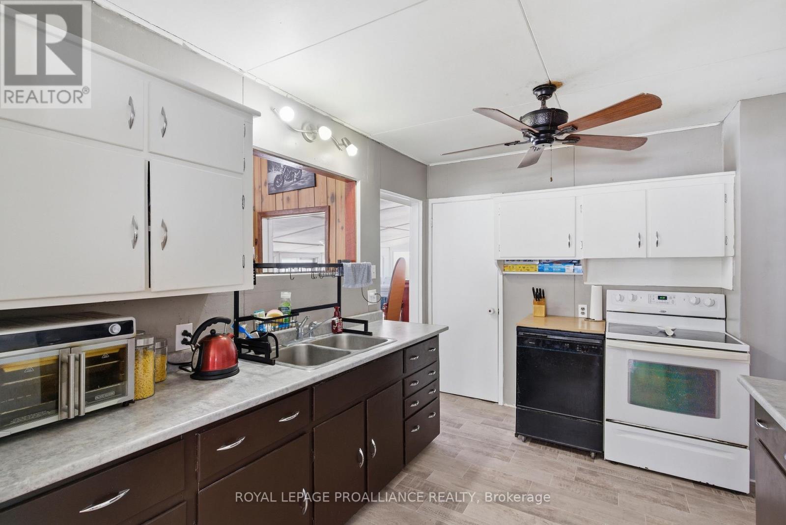 18 Quabbin Road, Front Of Yonge, Ontario  K0E 1R0 - Photo 8 - X12923414