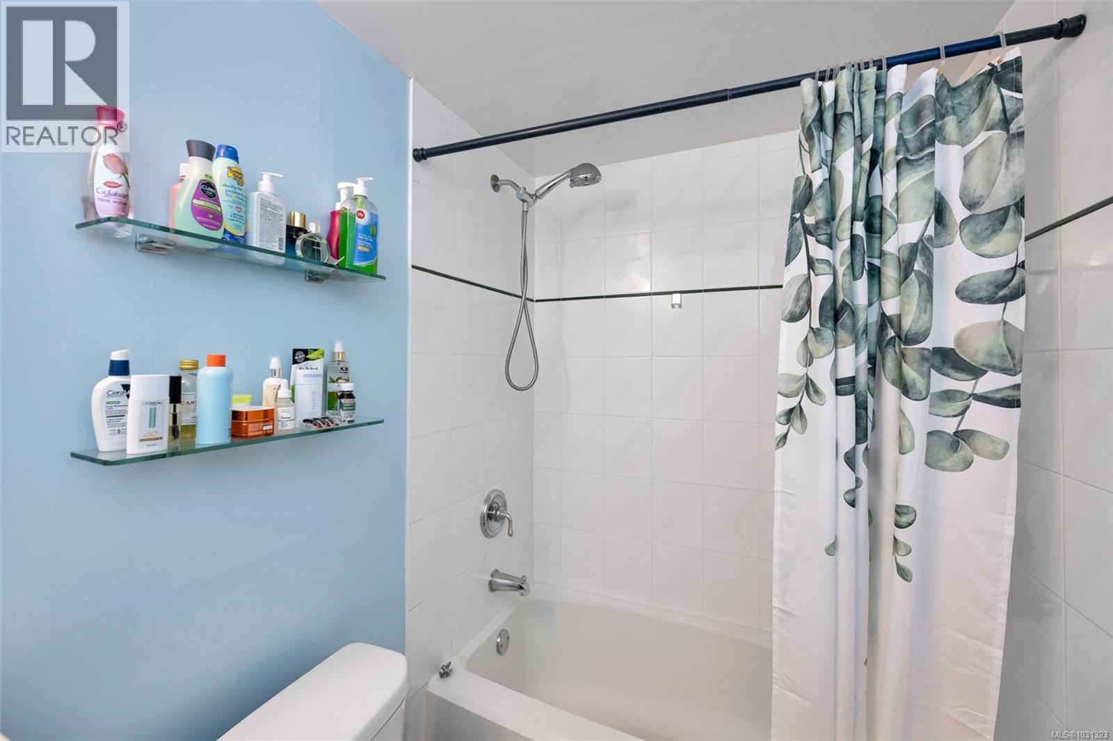 108 1371 Hillside Ave, Victoria, British Columbia  V8T 2B3 - Photo 10 - 1031323