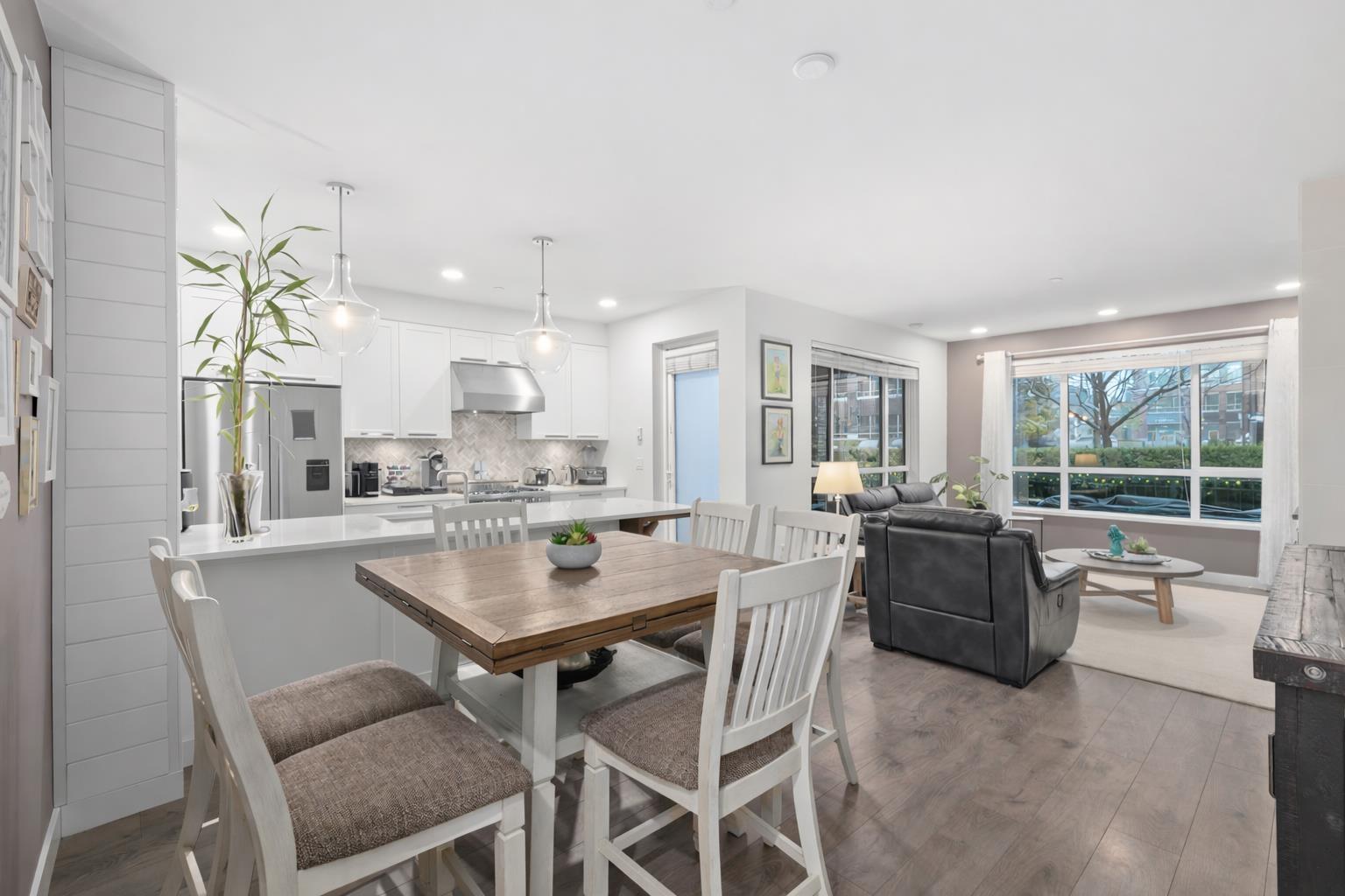 110 33540 MAYFAIR AVENUE, Abbotsford, British Columbia