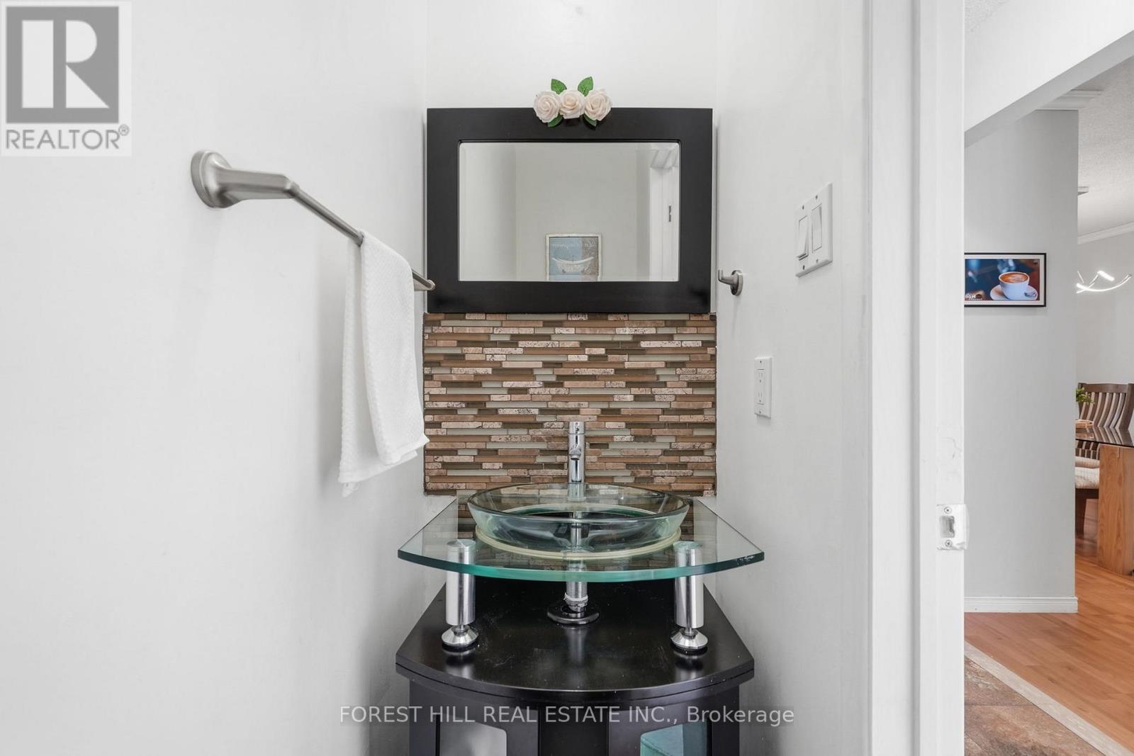 26 Laurel Valley Court, Vaughan, Ontario  L4K 2B3 - Photo 14 - N12976146