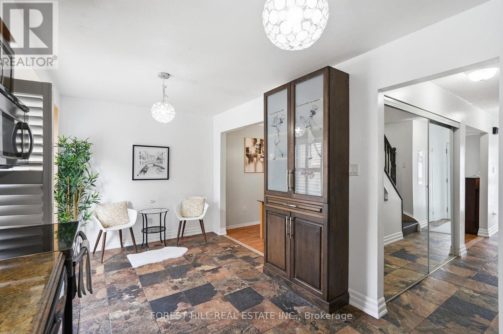 26 Laurel Valley Court, Vaughan, Ontario  L4K 2B3 - Photo 12 - N12976146