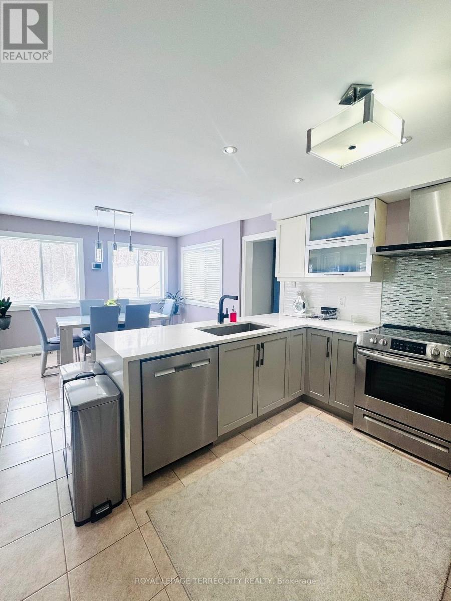 25 Jagges Drive, Barrie, Ontario  L4N 0W9 - Photo 15 - S12990296