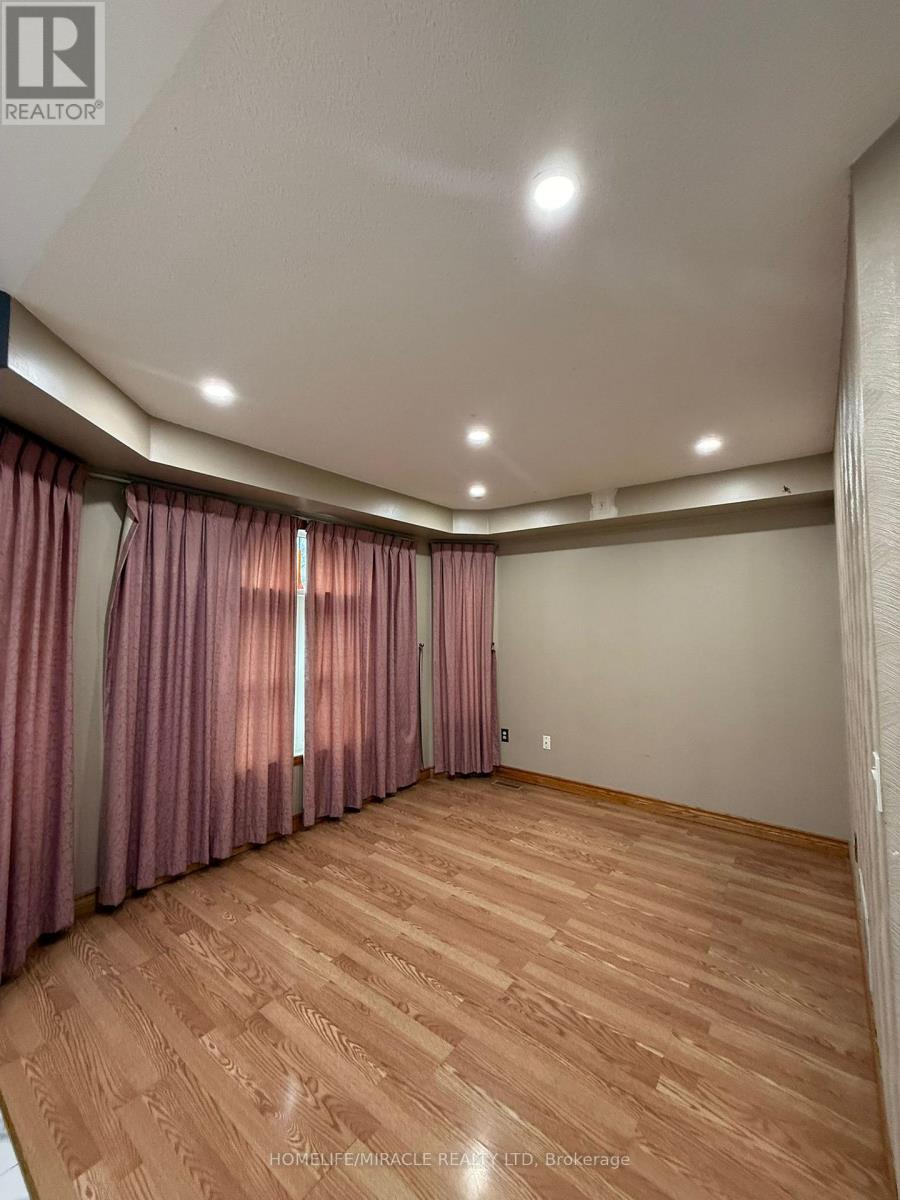 144 Sandyshores Drive W, Brampton, Ontario  L6R 2M3 - Photo 3 - W12969970