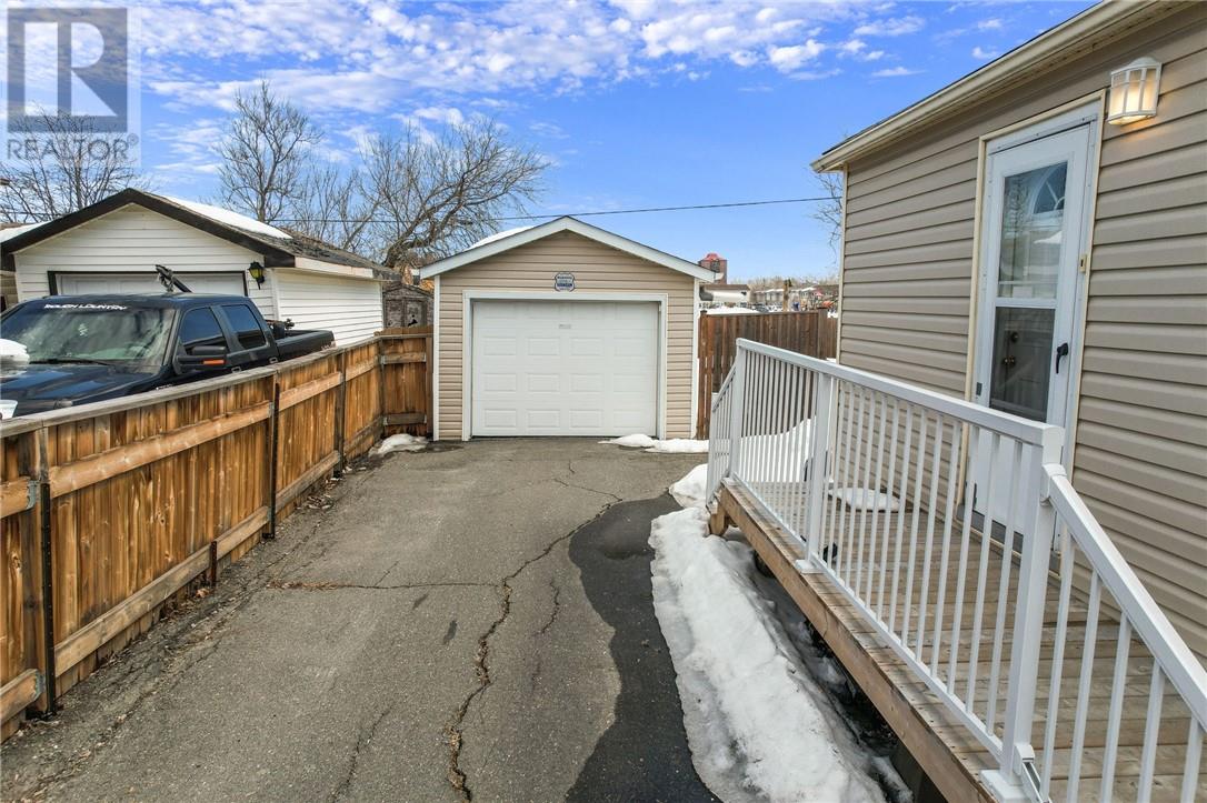 1078 Madeleine Avenue, Sudbury, Ontario  P3A 3A3 - Photo 3 - 2127093