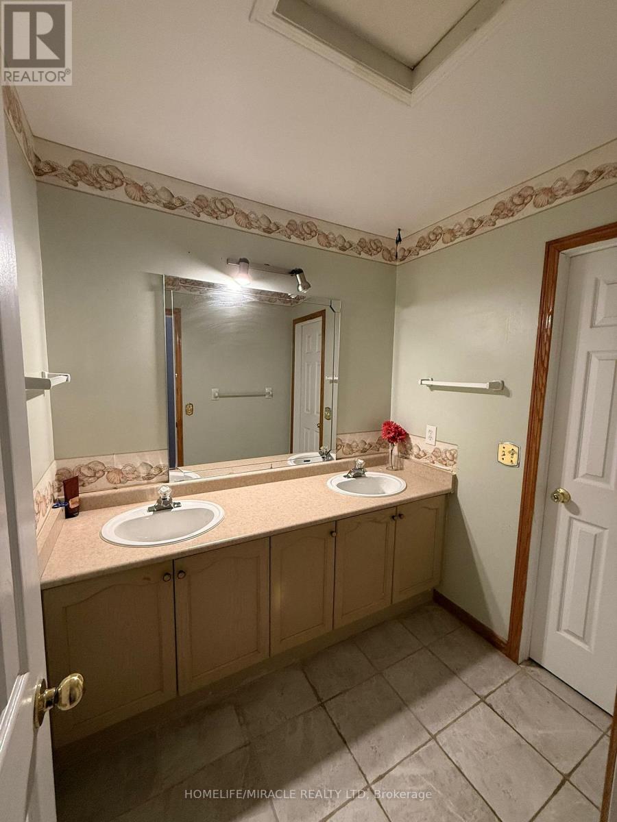 144 Sandyshores Drive W, Brampton, Ontario  L6R 2M3 - Photo 17 - W12969970