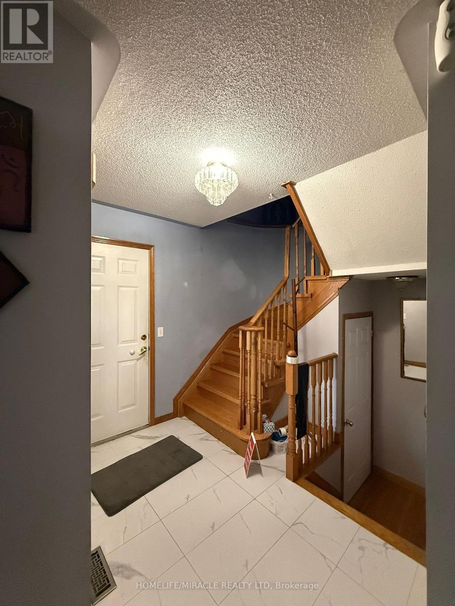 144 Sandyshores Drive W, Brampton, Ontario  L6R 2M3 - Photo 20 - W12969970