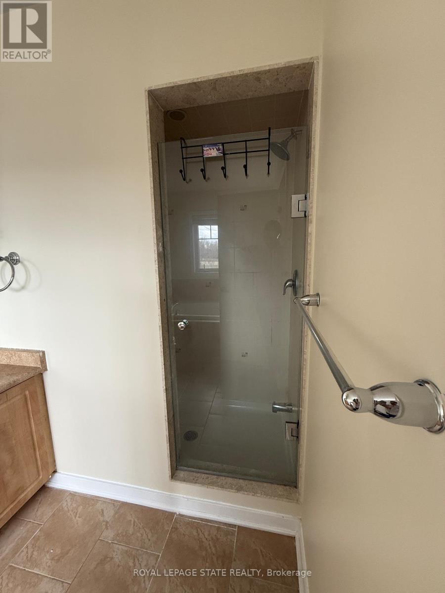 Upper - 148 Crafter Crescent, Hamilton, Ontario  L8J 0H8 - Photo 16 - X12952812