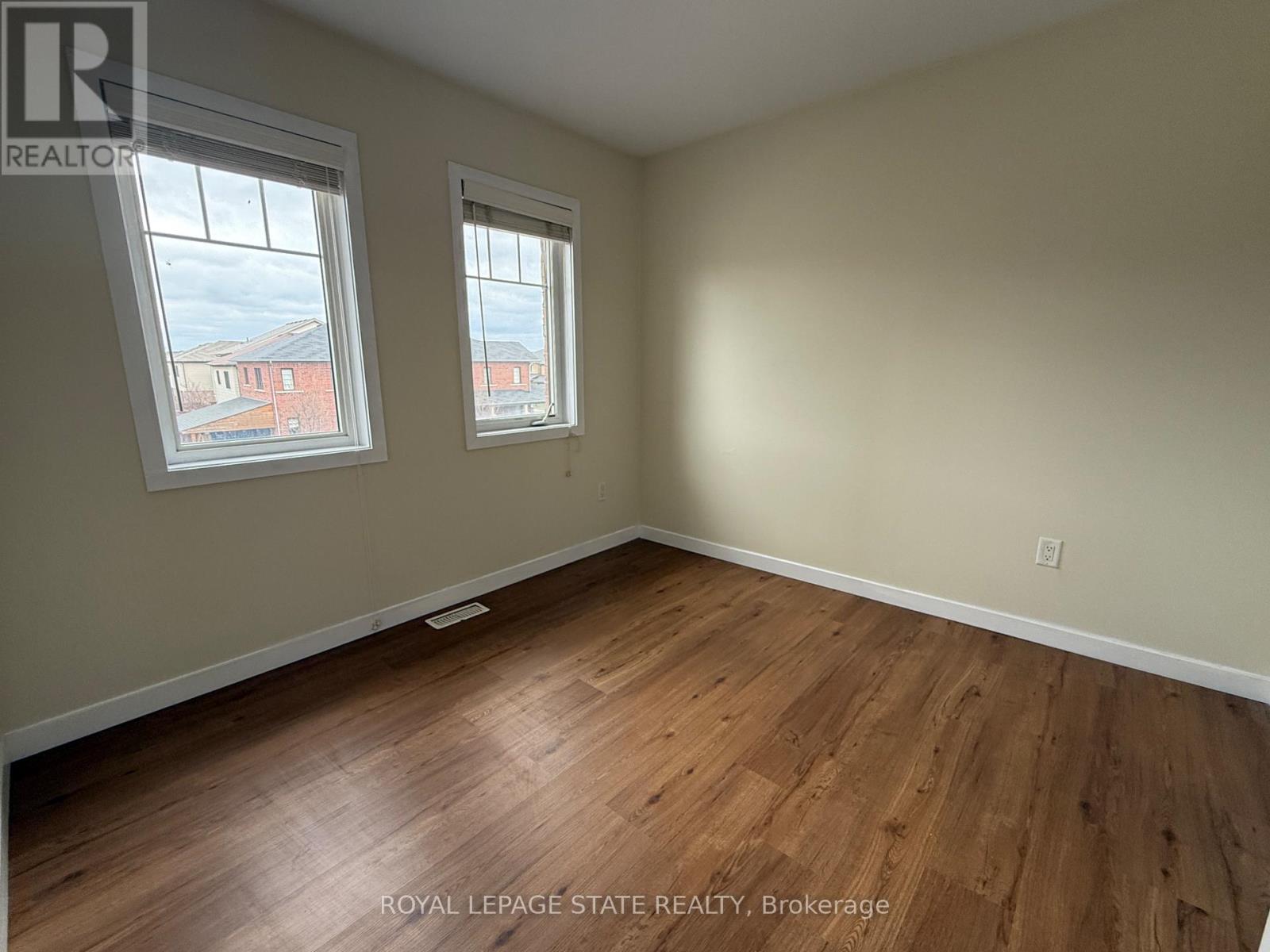 Upper - 148 Crafter Crescent, Hamilton, Ontario  L8J 0H8 - Photo 9 - X12952812